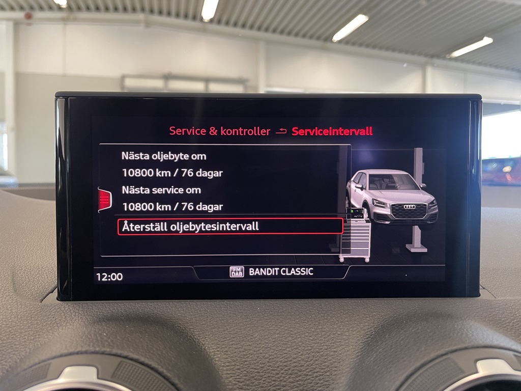Audi Q2 JRA06A