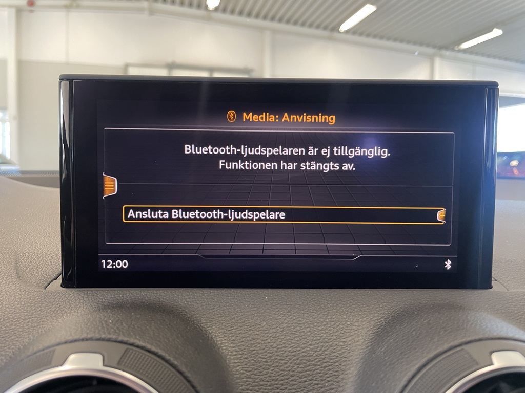 Audi Q2 JRA06A