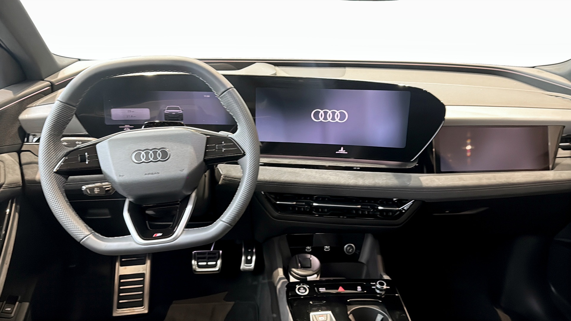Audi Q6 e-tron JRB36N