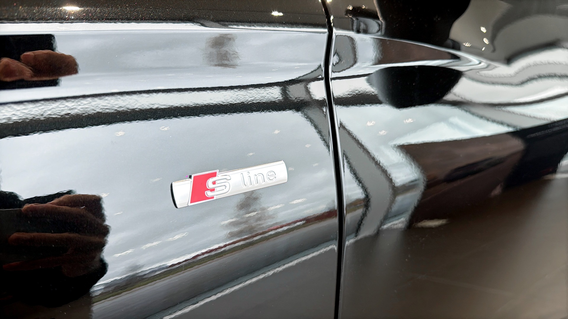 Audi Q6 e-tron JRB36N
