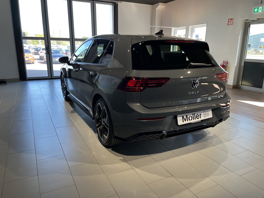 Volkswagen Golf JRJ06L