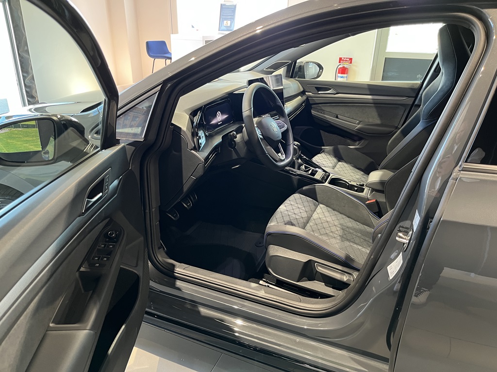 Volkswagen Golf JRJ06L