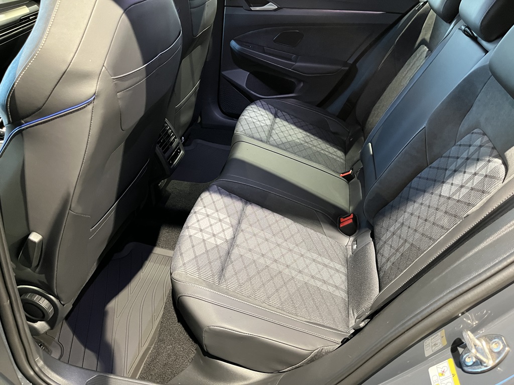 Volkswagen Golf JRJ06L