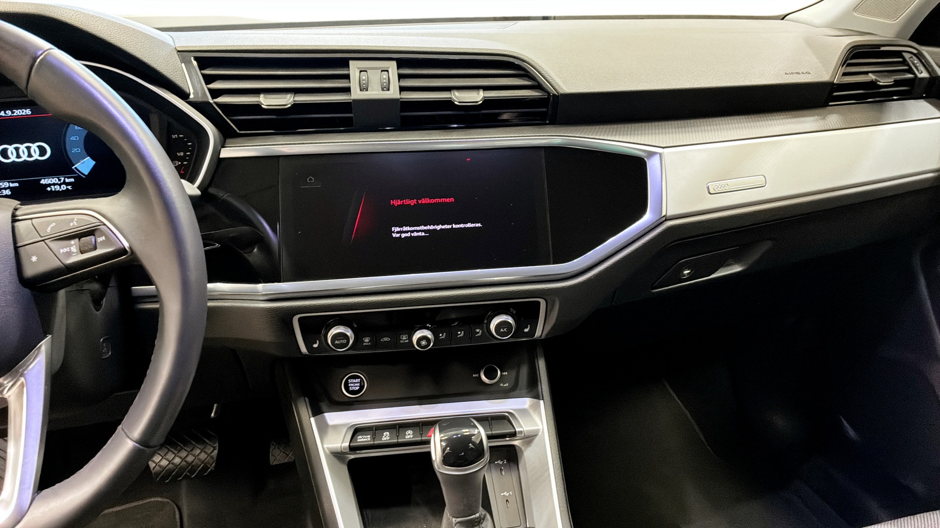 Audi Q3 JRJ79T