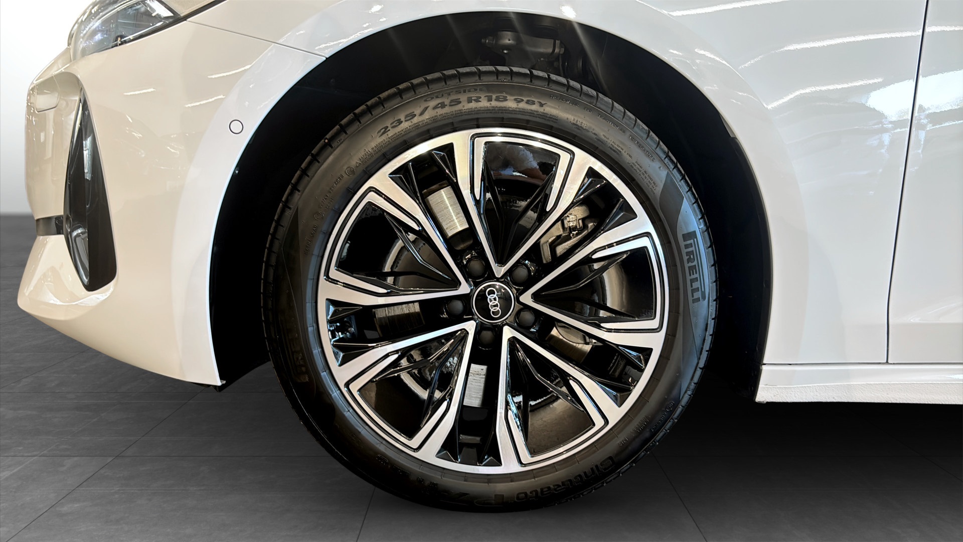 Audi A5 Avant JRT16J