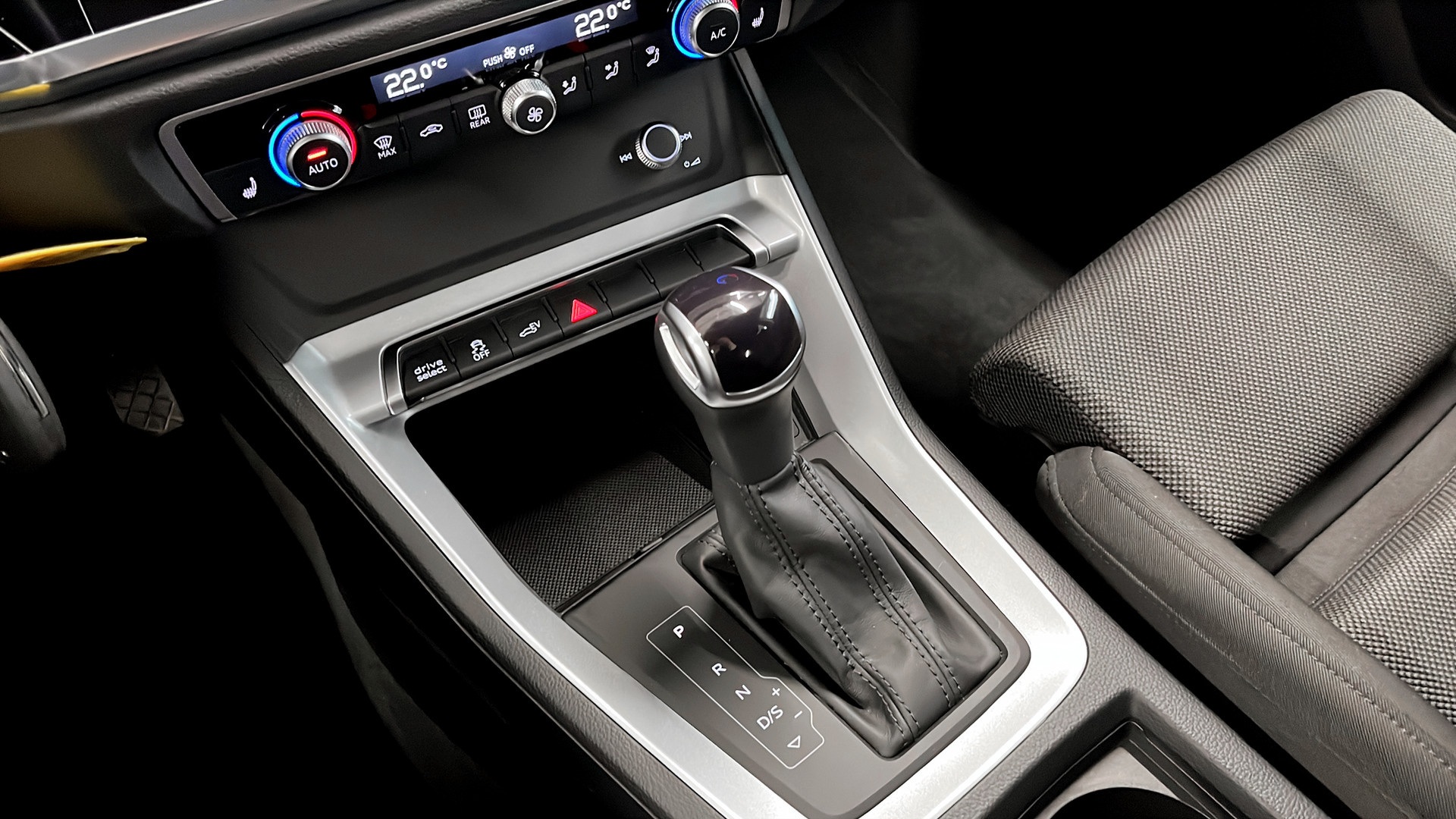 Audi Q3 JRZ15K
