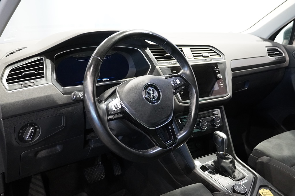 Volkswagen Tiguan JSA766
