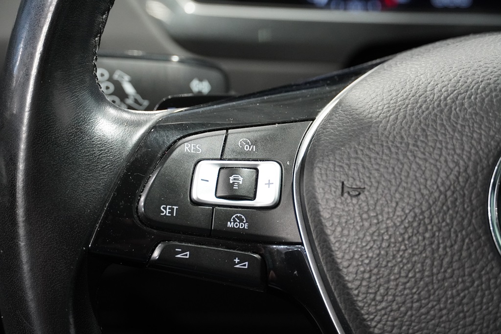 Volkswagen Tiguan JSA766
