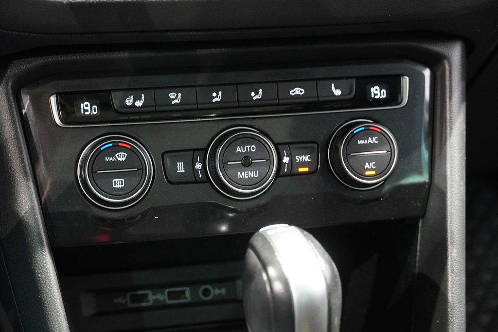 Volkswagen Tiguan JSA766