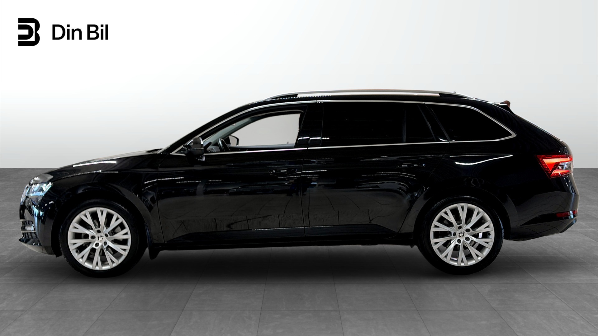 Skoda Superb JSF96P