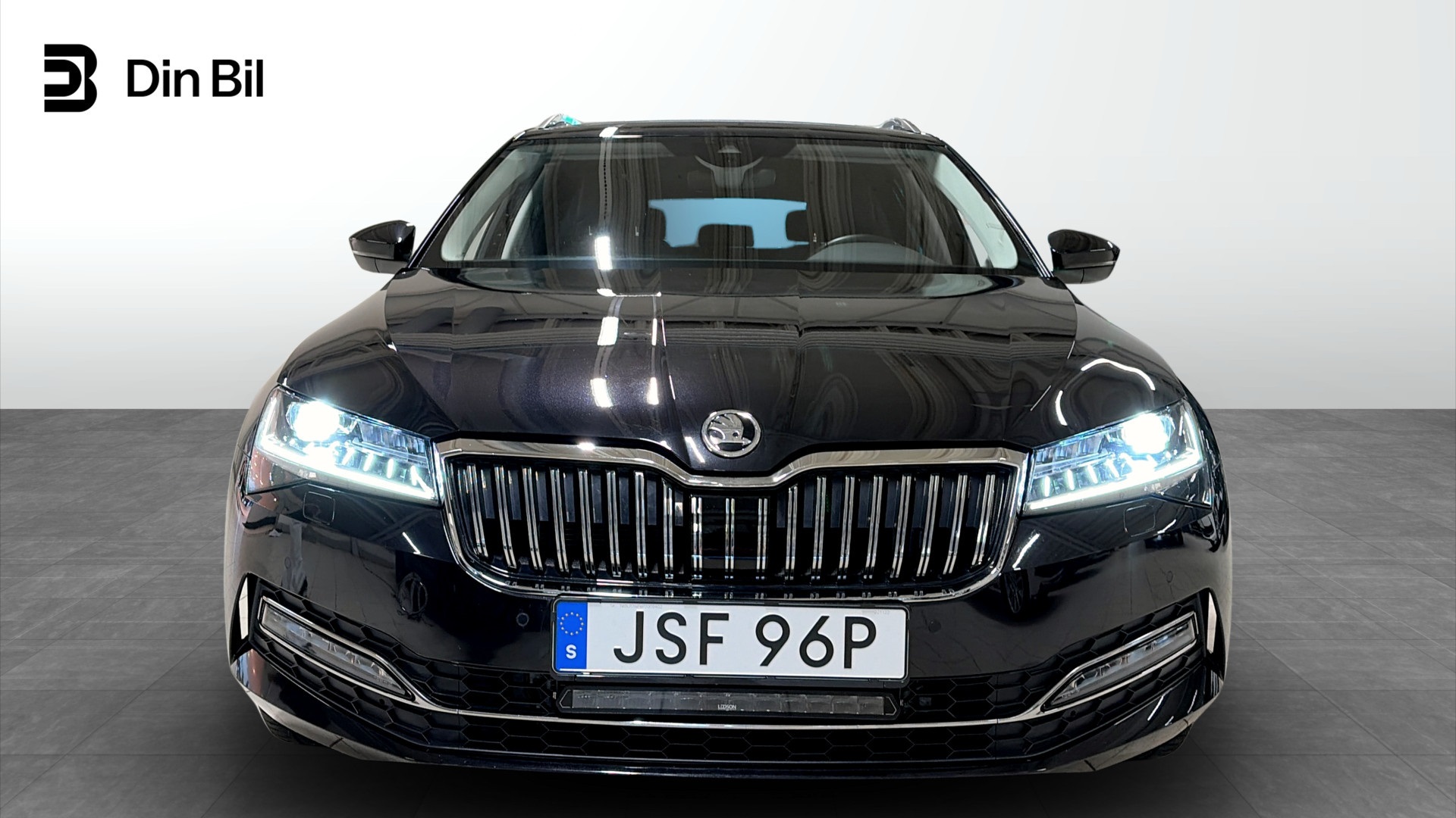 Skoda Superb JSF96P