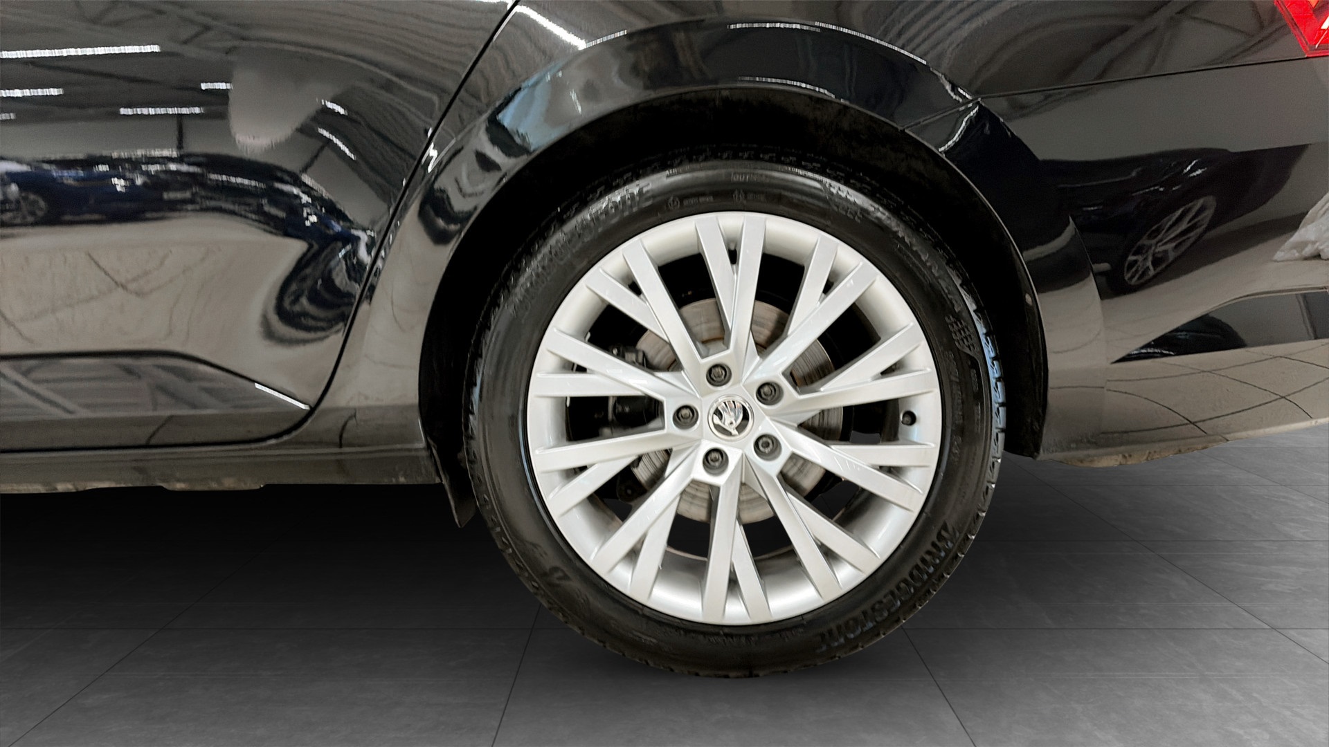 Skoda Superb JSF96P