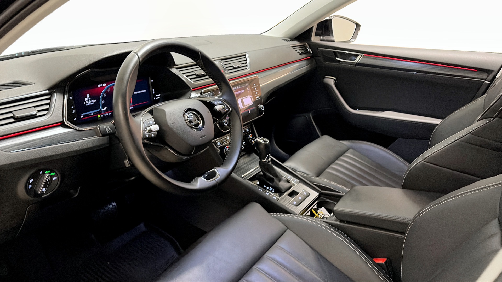 Skoda Superb JSF96P