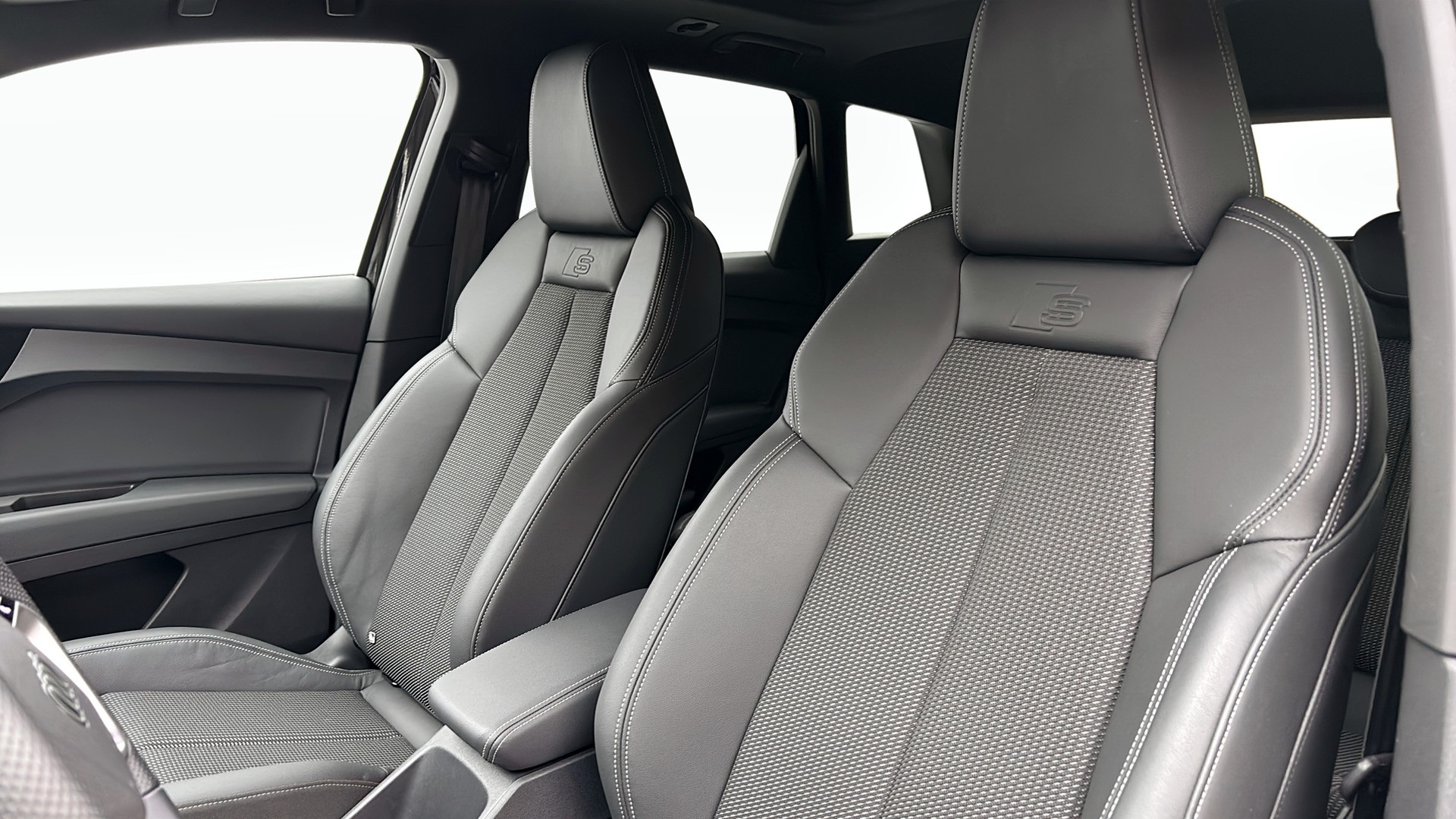 Audi Q4 e-tron JSJ99U