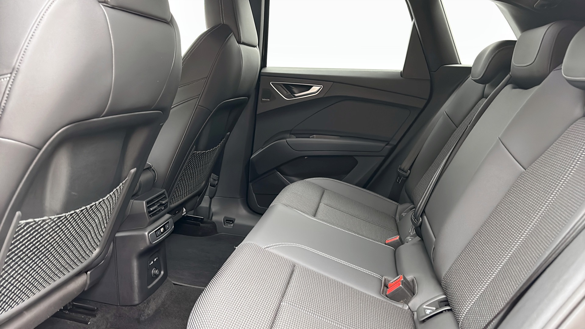 Audi Q4 e-tron JSJ99U