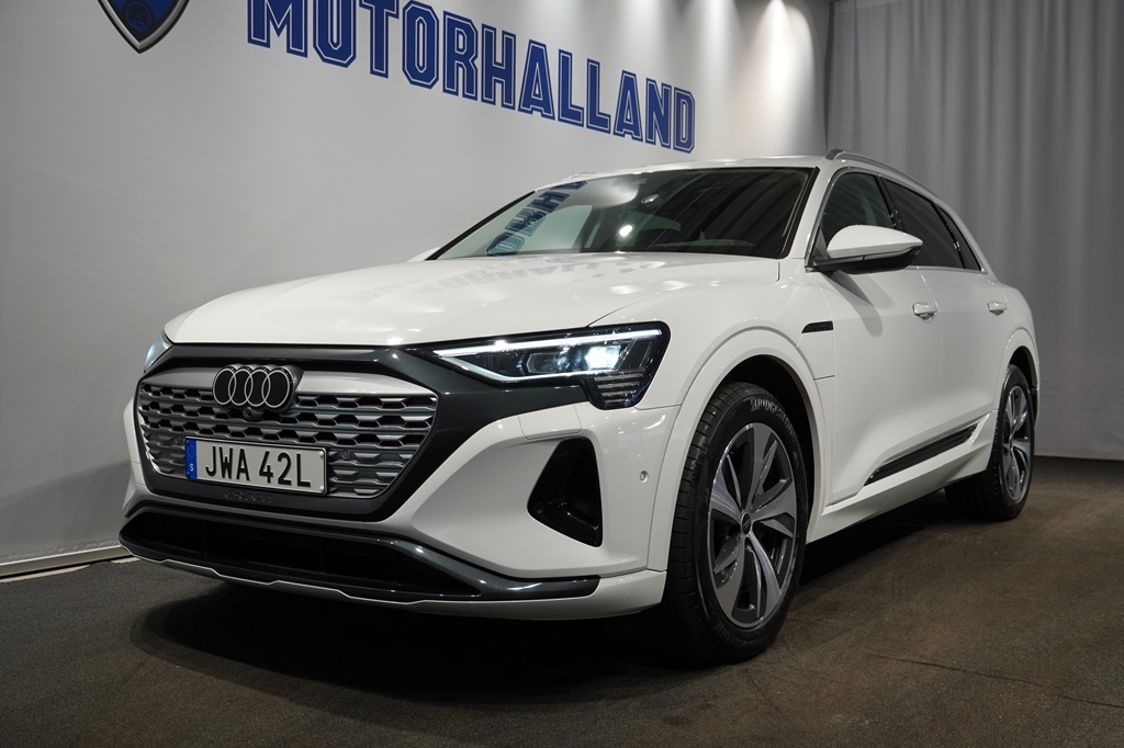 Audi Q8 JWA42L