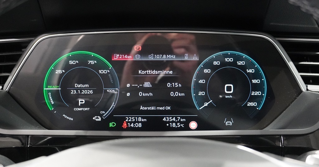 Audi Q8 JWA42L