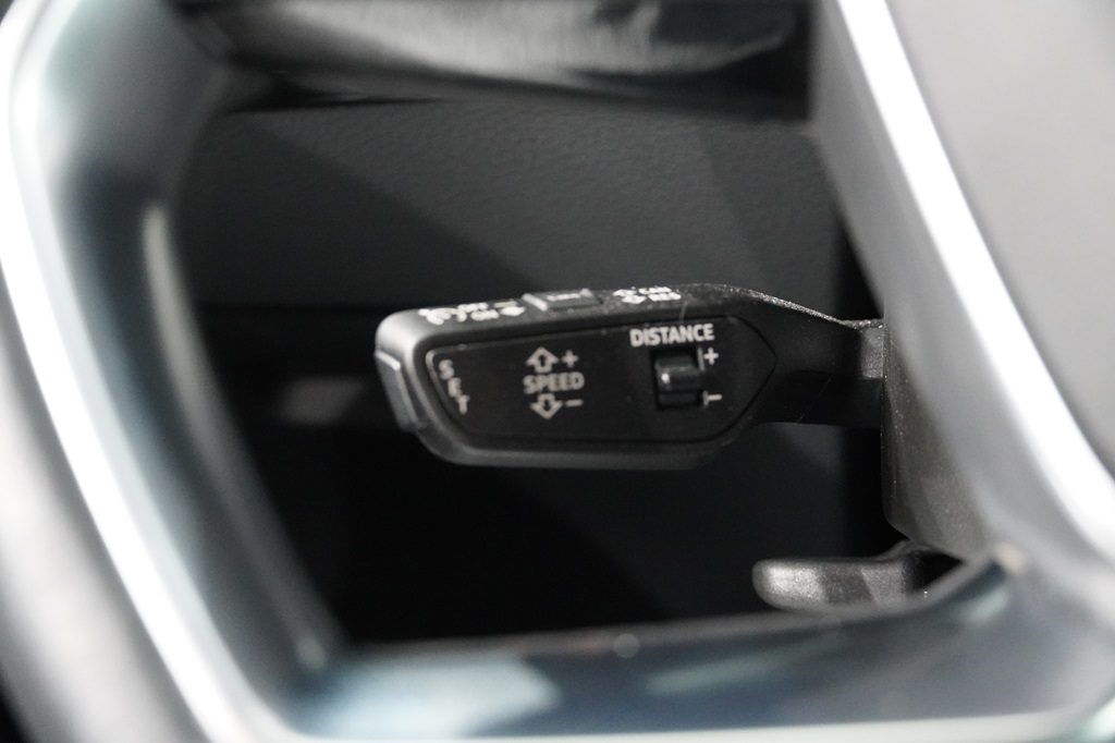 Audi Q8 JWA42L