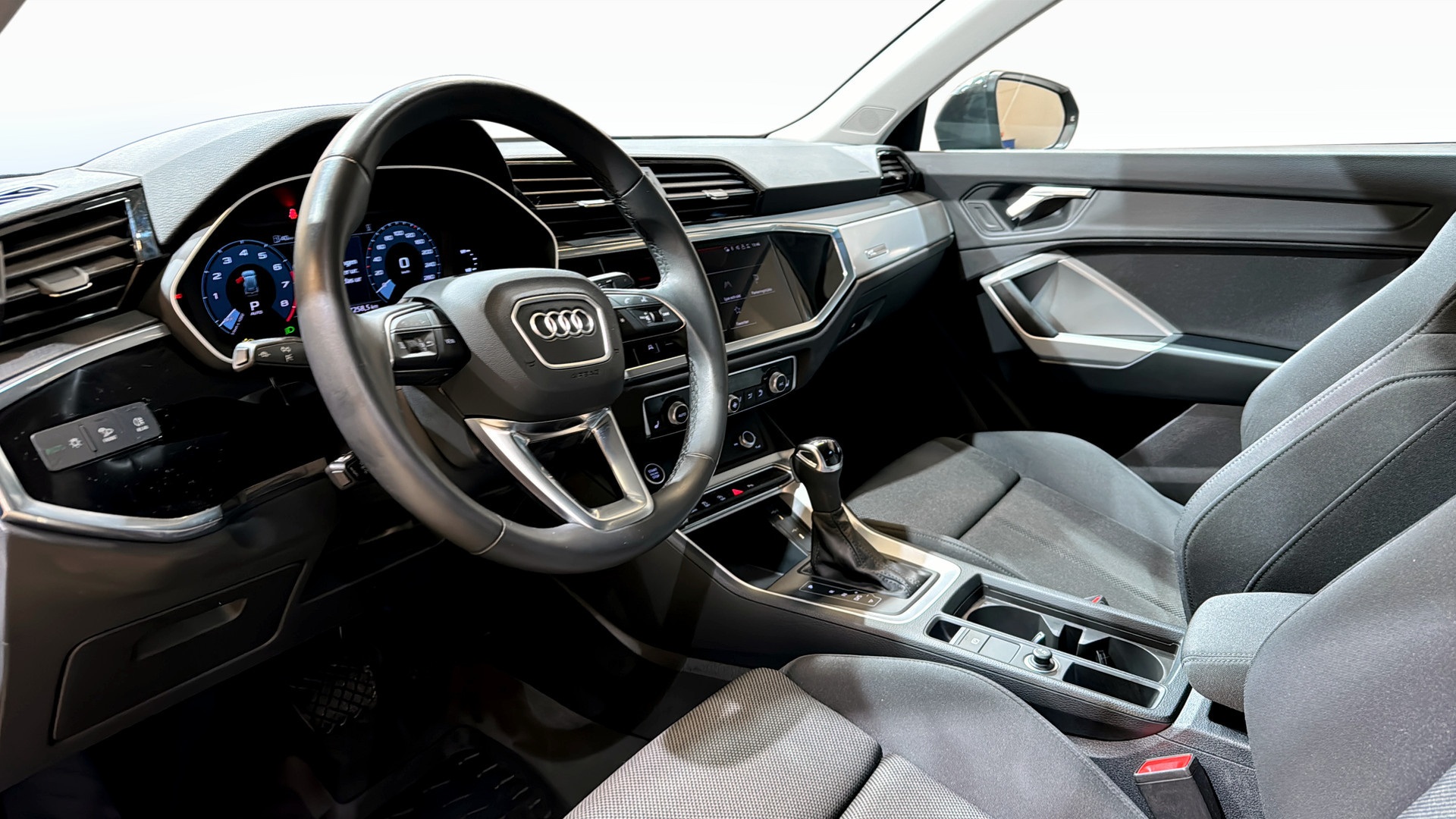 Audi Q3 JWA97P