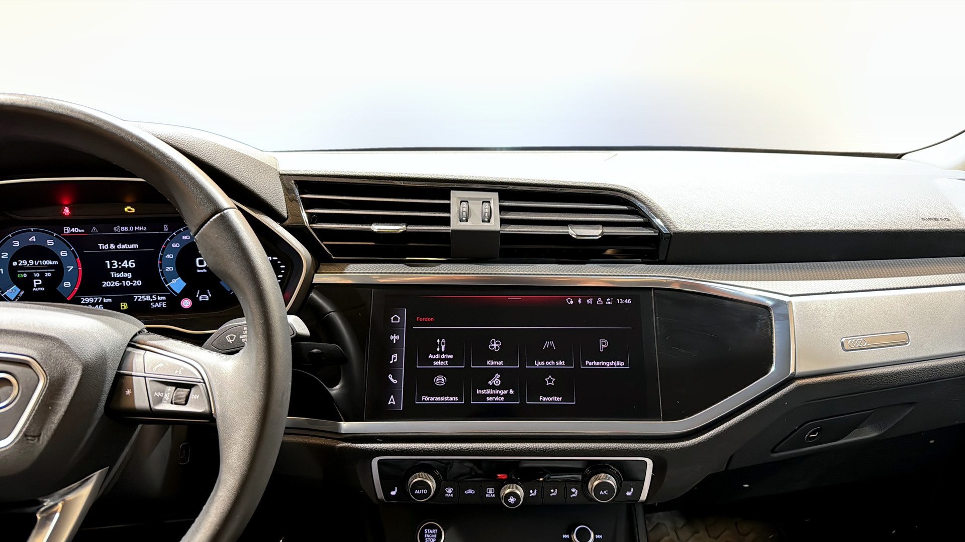 Audi Q3 JWA97P