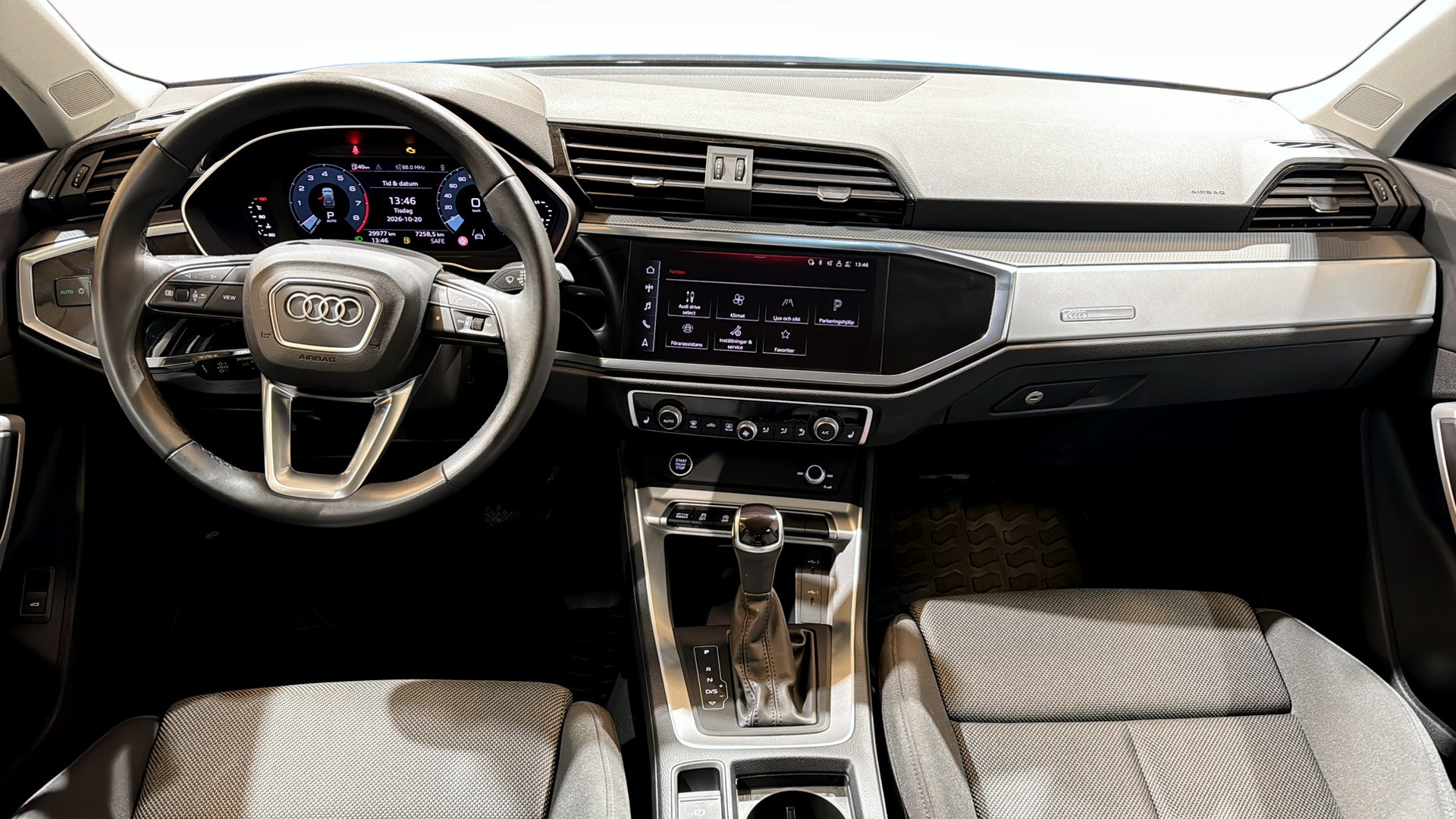 Audi Q3 JWA97P