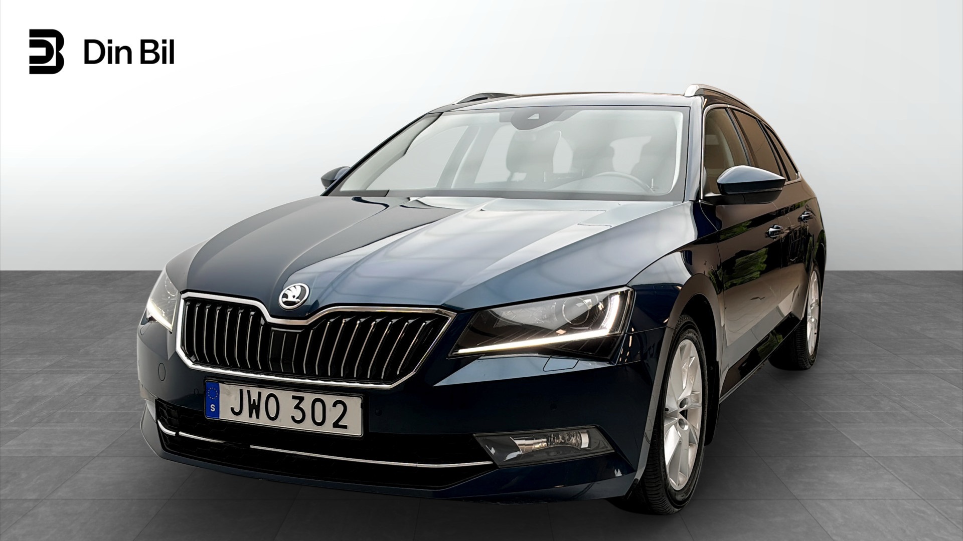 Skoda Superb Combi JWO302
