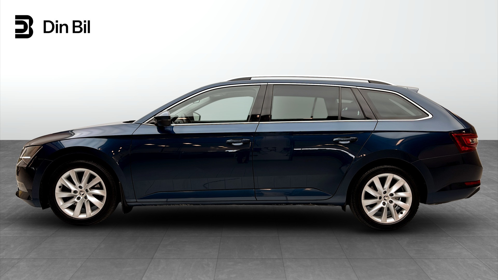 Skoda Superb Combi JWO302