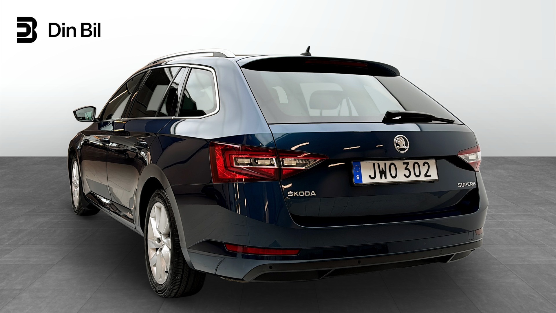 Skoda Superb Combi JWO302