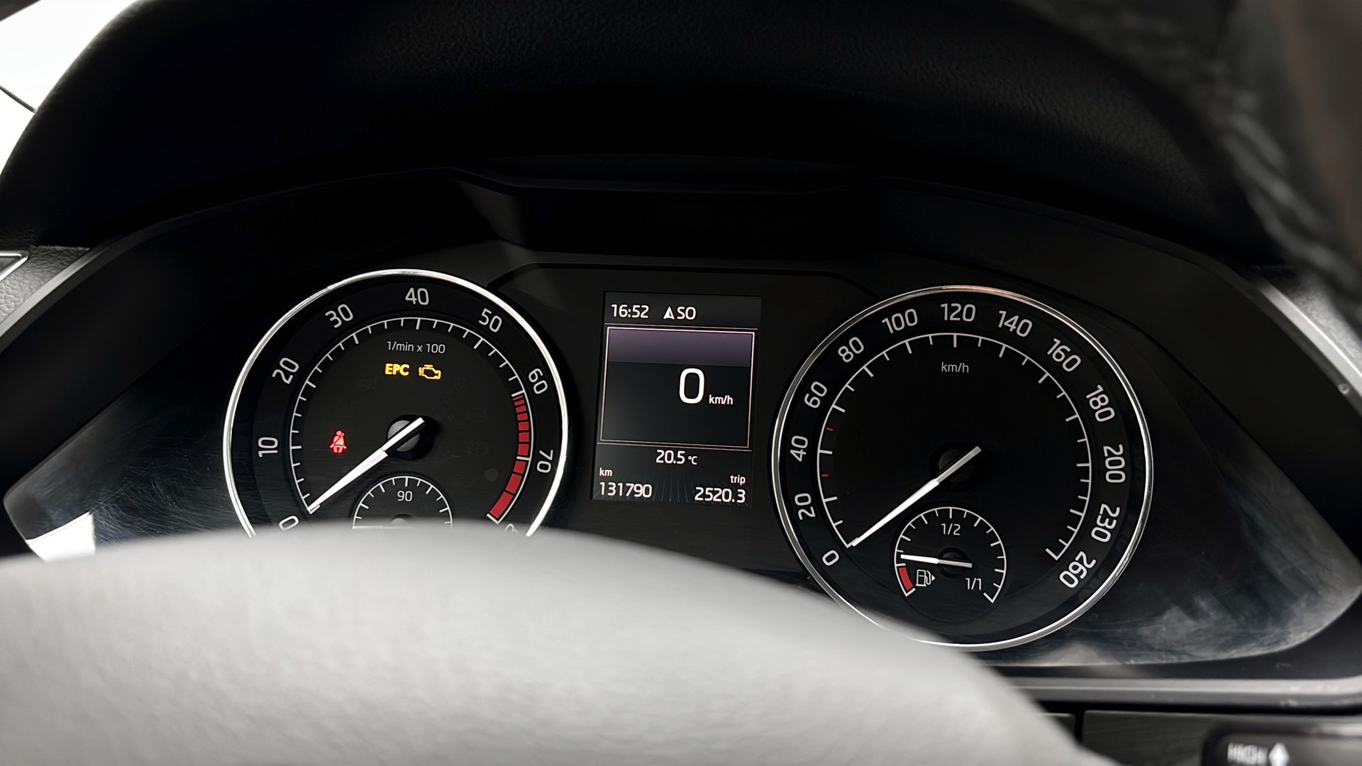 Skoda Superb Combi JWO302