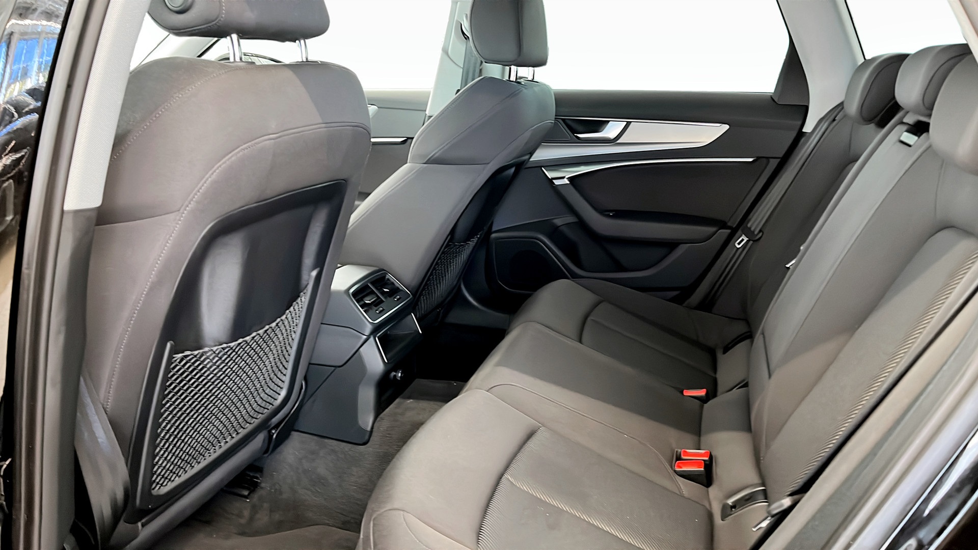 Audi A6 Avant JWS79B