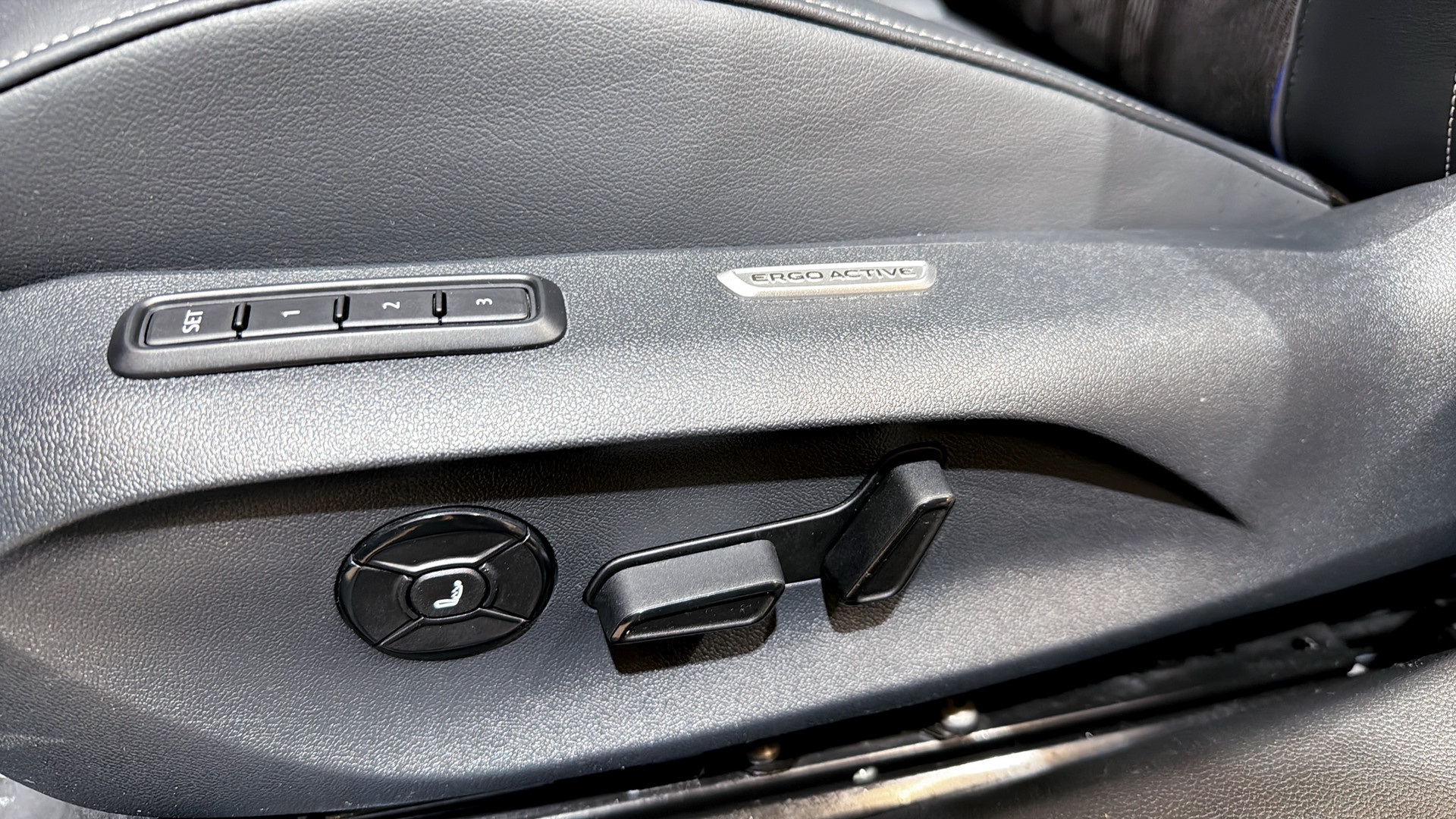 Volkswagen Passat JXG53K