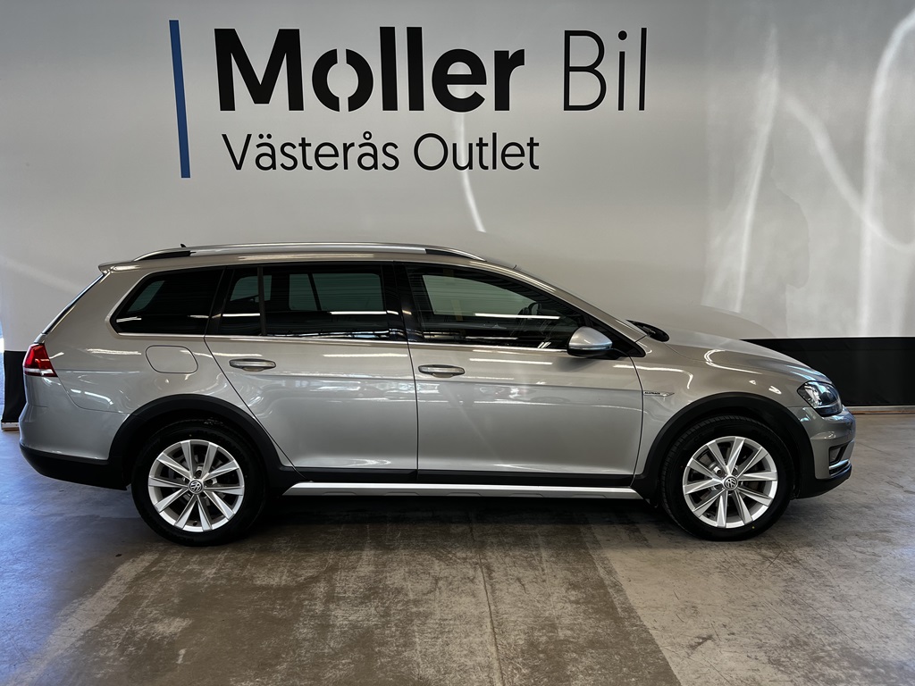 Volkswagen Golf JXK400