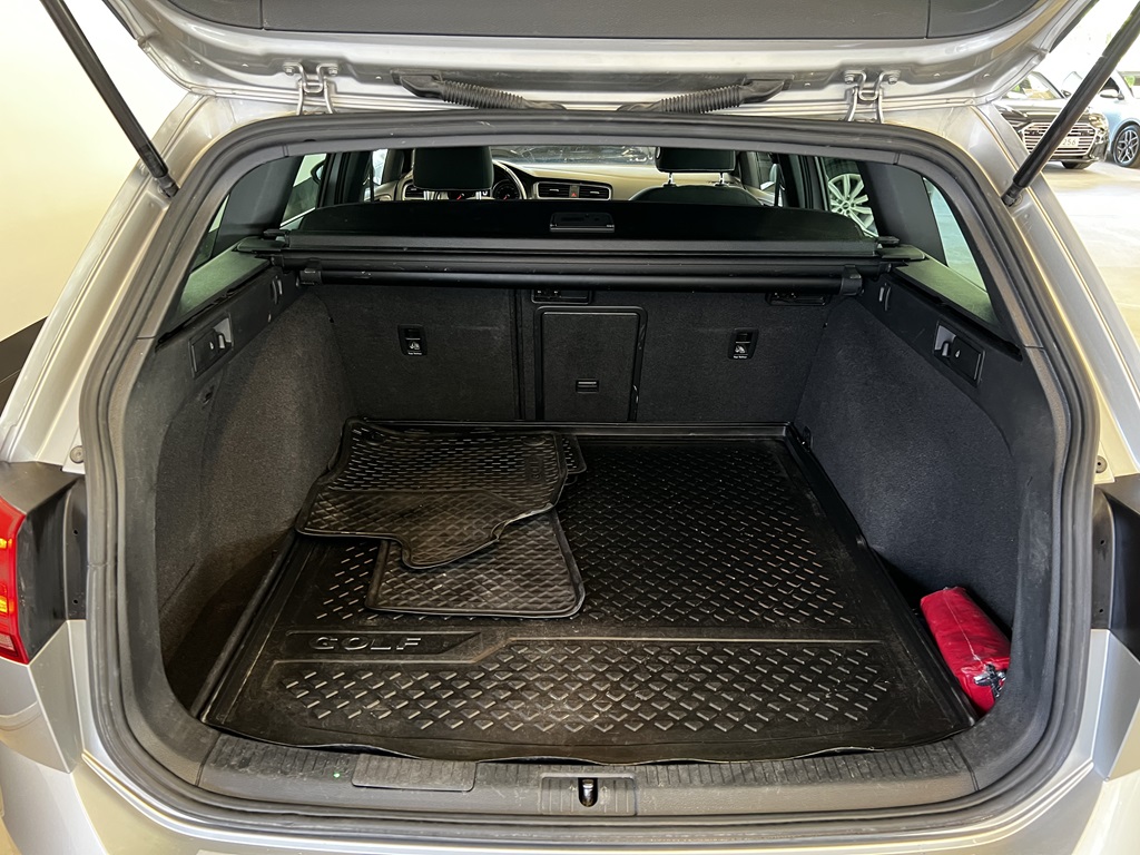 Volkswagen Golf JXK400