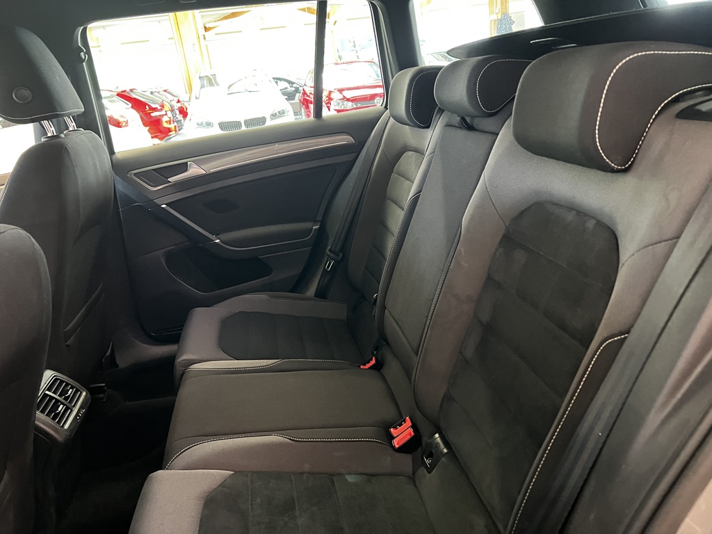 Volkswagen Golf JXK400