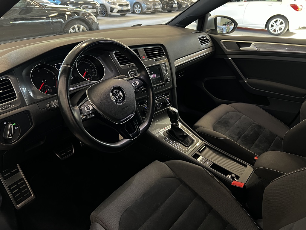 Volkswagen Golf JXK400