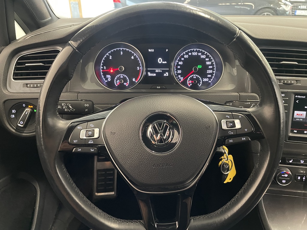 Volkswagen Golf JXK400