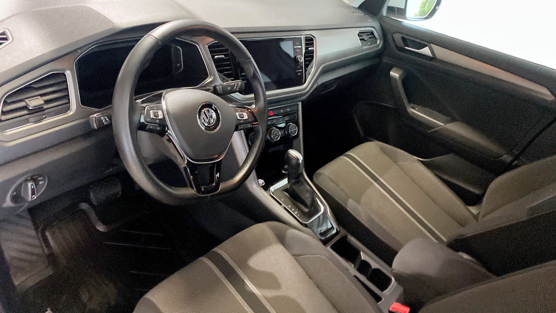 Volkswagen T-Roc JXM70Y