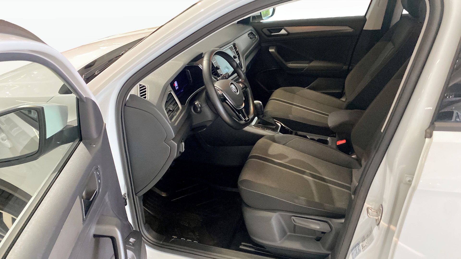 Volkswagen T-Roc JXM70Y