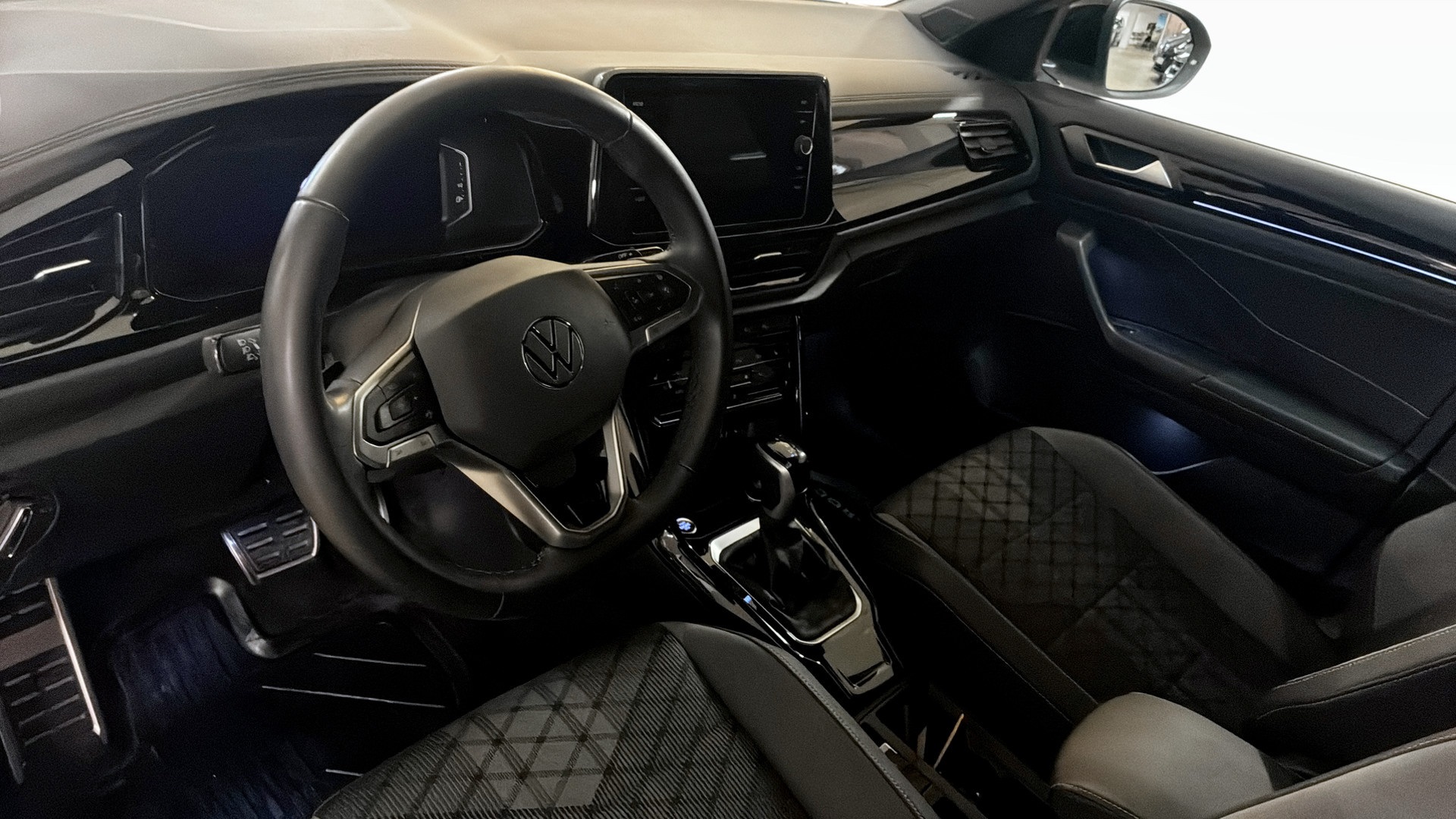 Volkswagen T-Roc JYF52W