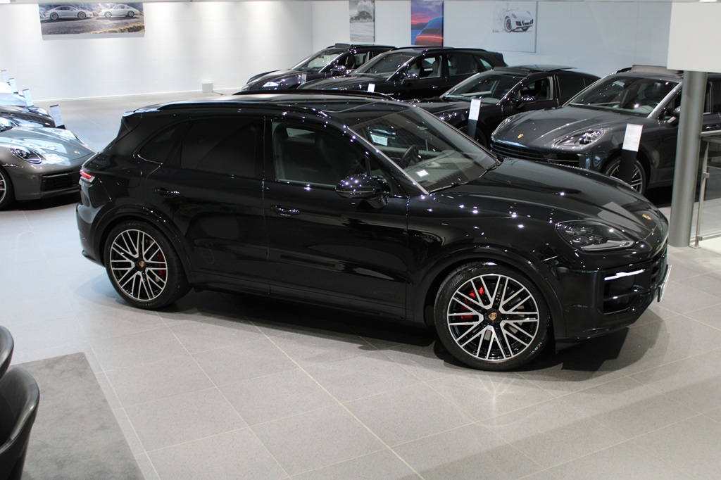 Porsche Cayenne JYX42L