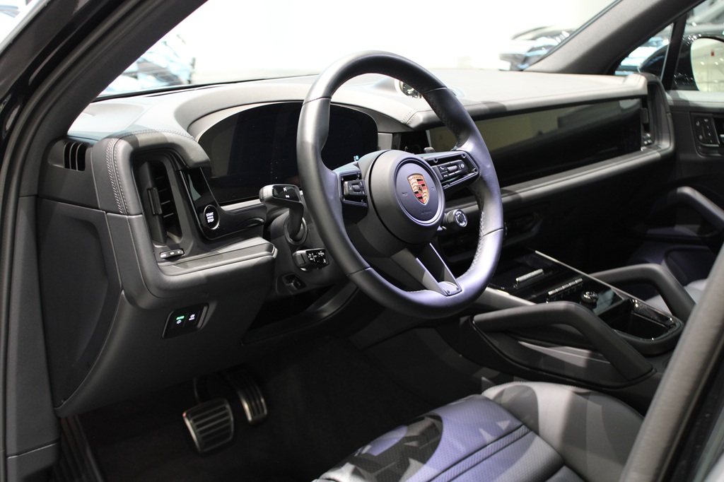 Porsche Cayenne JYX42L