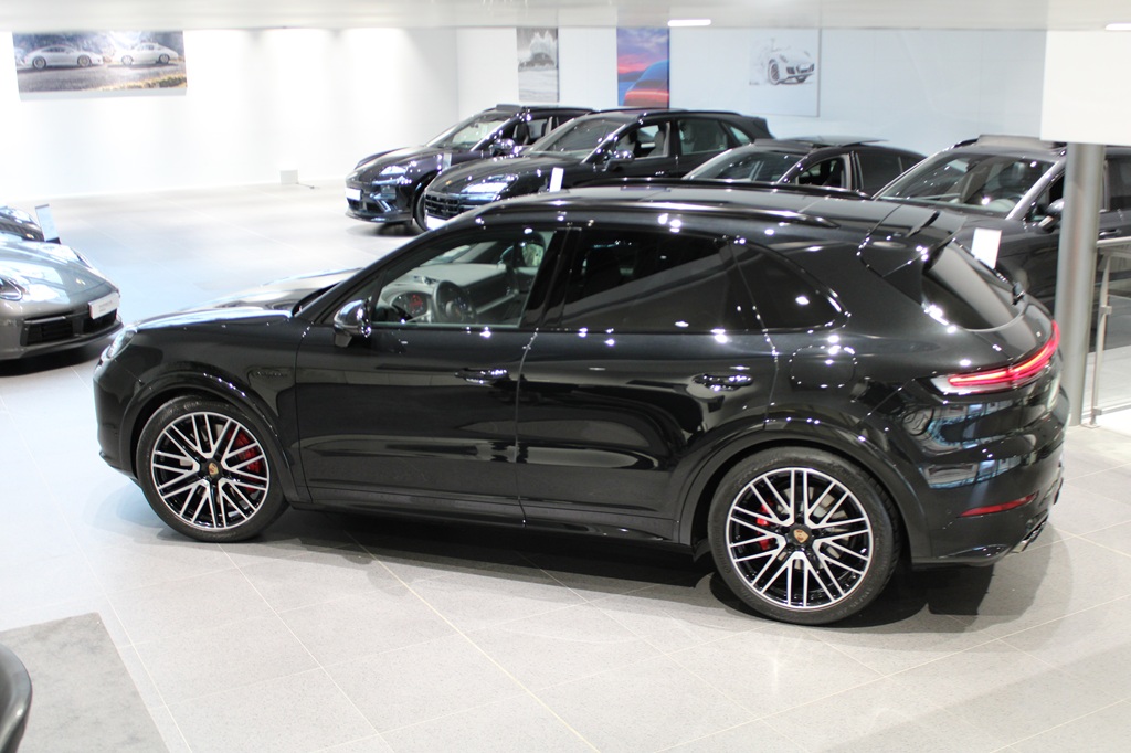 Porsche Cayenne JYX42L