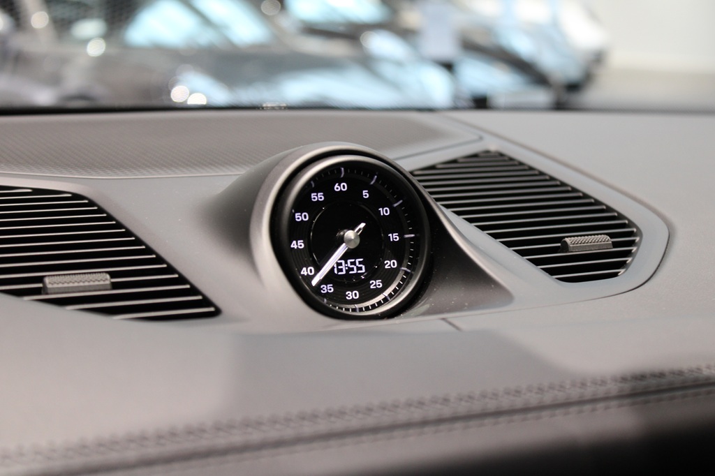 Porsche Cayenne JYX42L