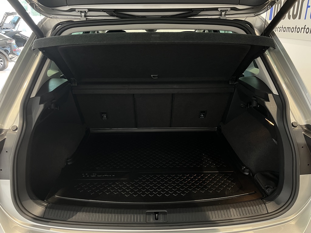 Volkswagen Tiguan JZF932