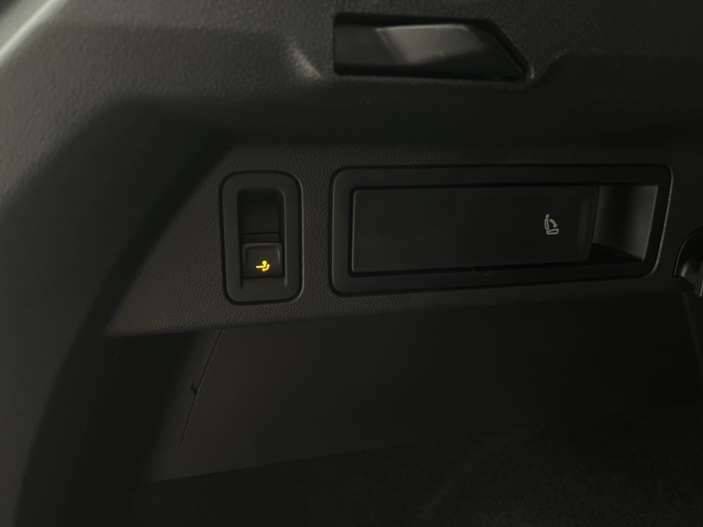 Volkswagen Tiguan JZF932