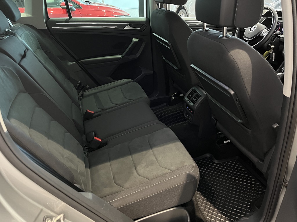 Volkswagen Tiguan JZF932