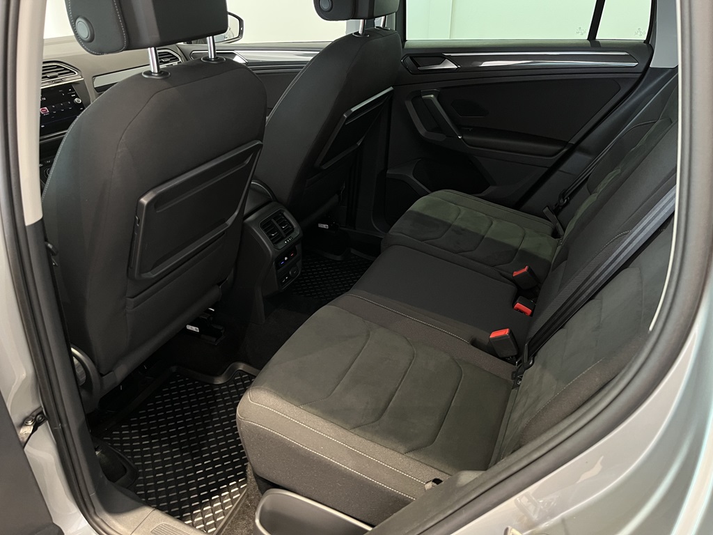 Volkswagen Tiguan JZF932