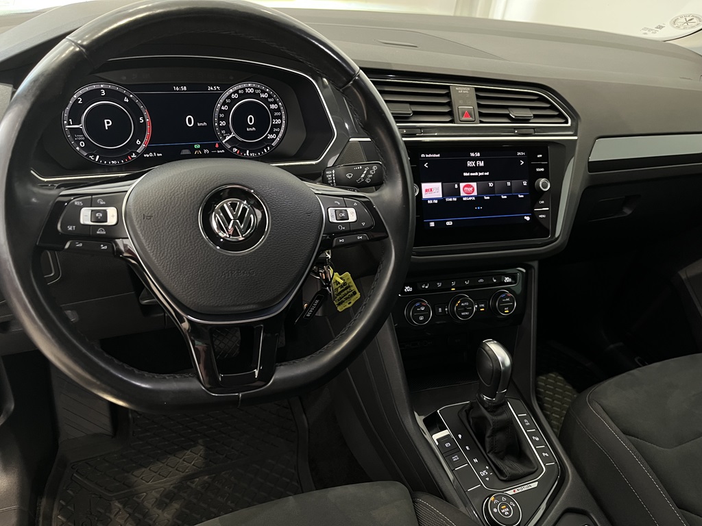 Volkswagen Tiguan JZF932