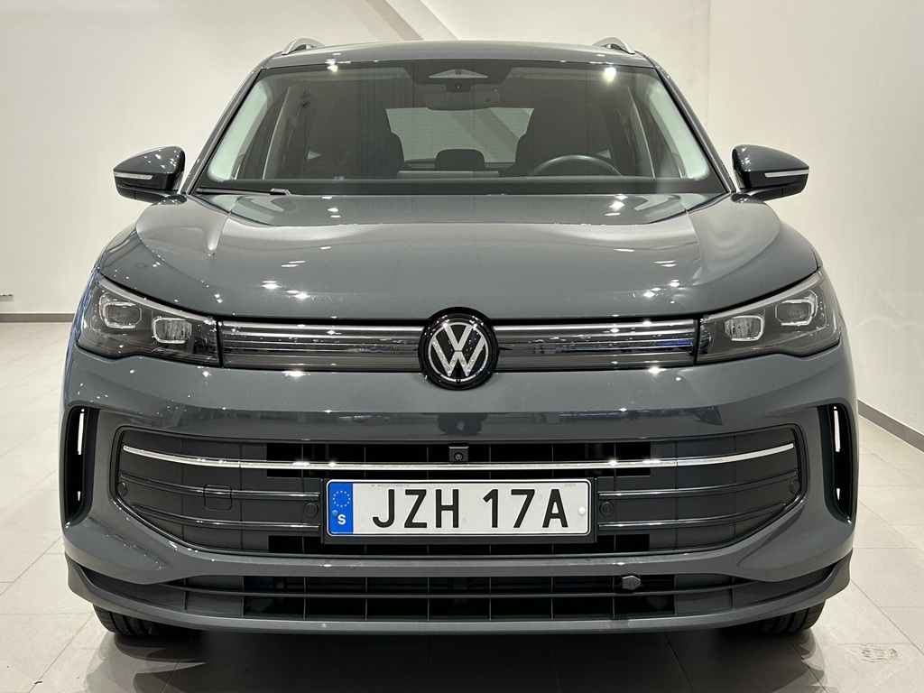 Volkswagen Tiguan JZH17A
