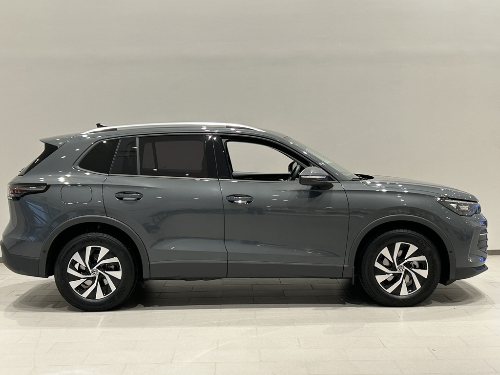 Volkswagen Tiguan JZH17A